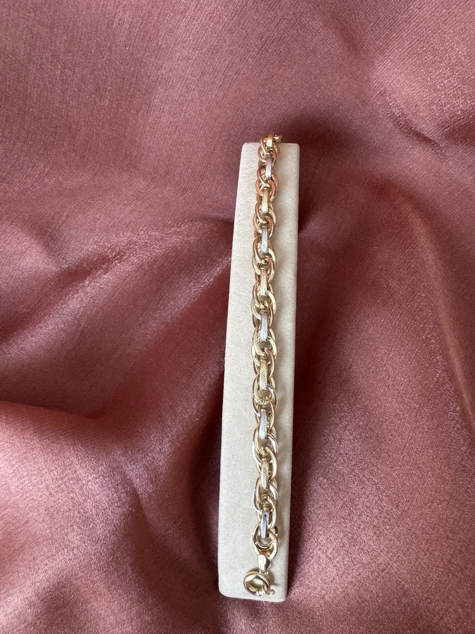 Hallow Bileklik 