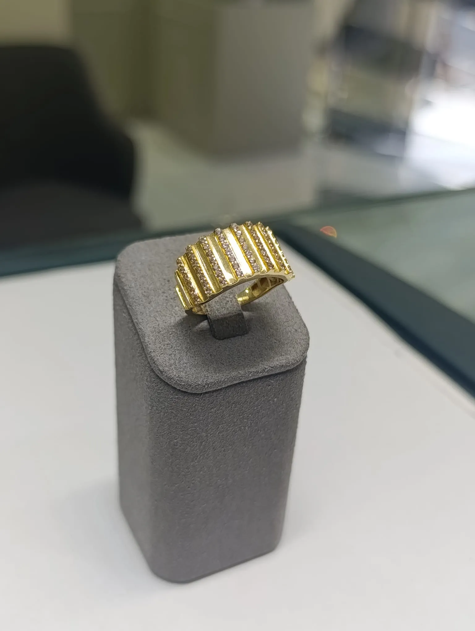 İtalyan Tasarım Yüzük