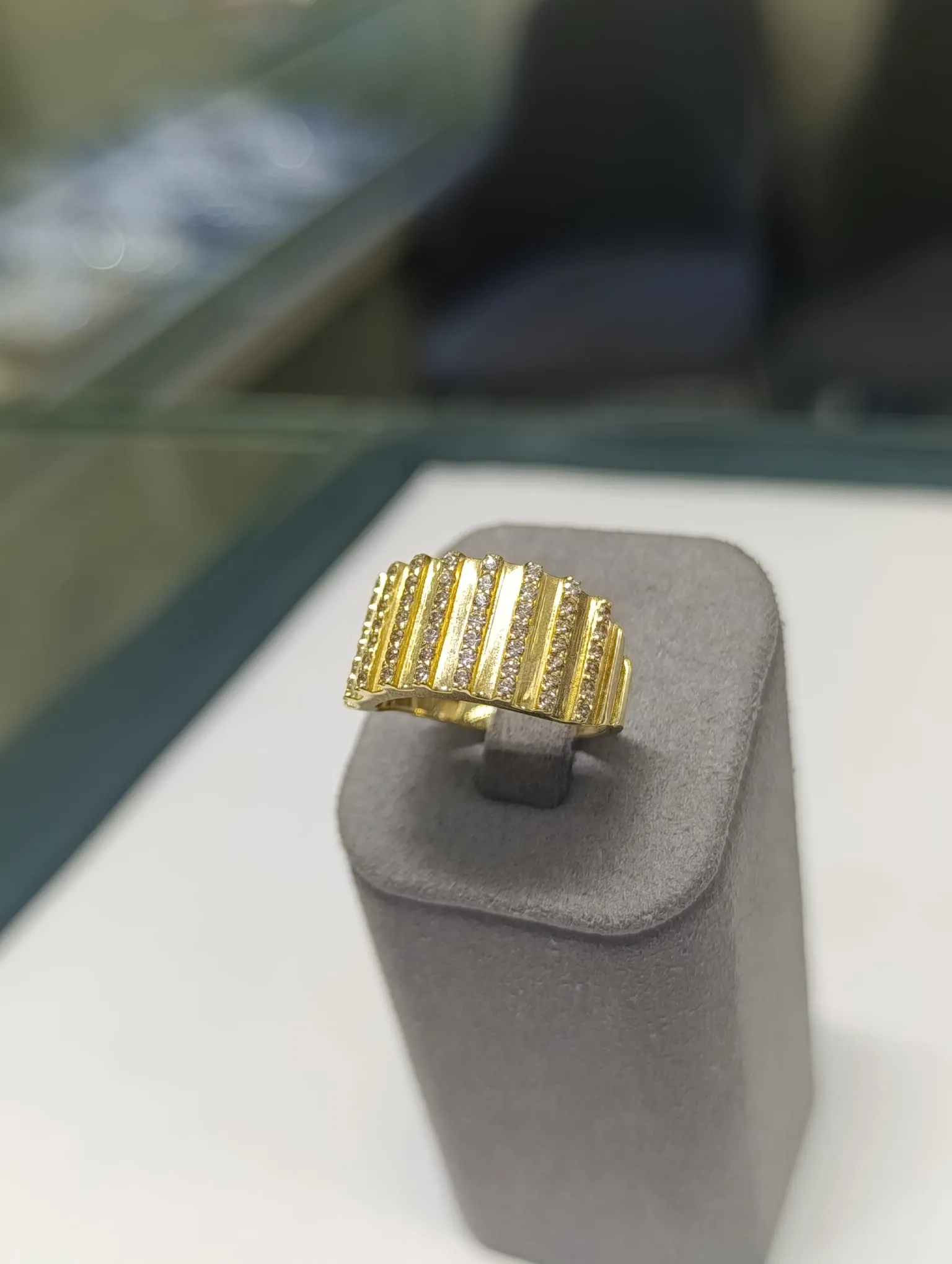 İtalyan Tasarım Yüzük