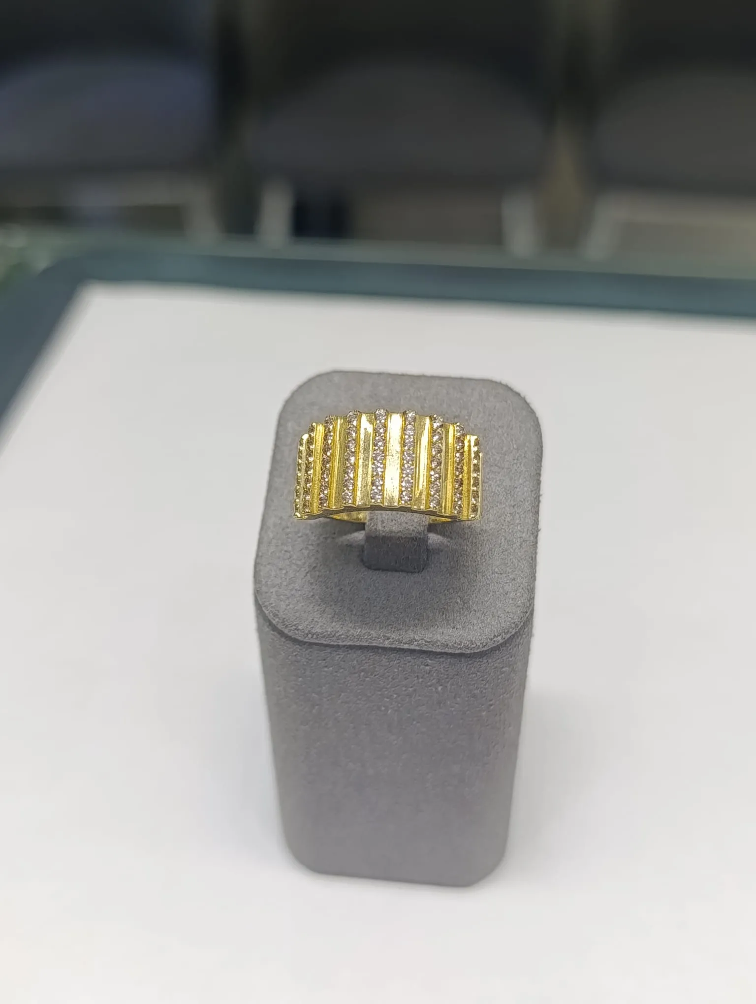 İtalyan Tasarım Yüzük