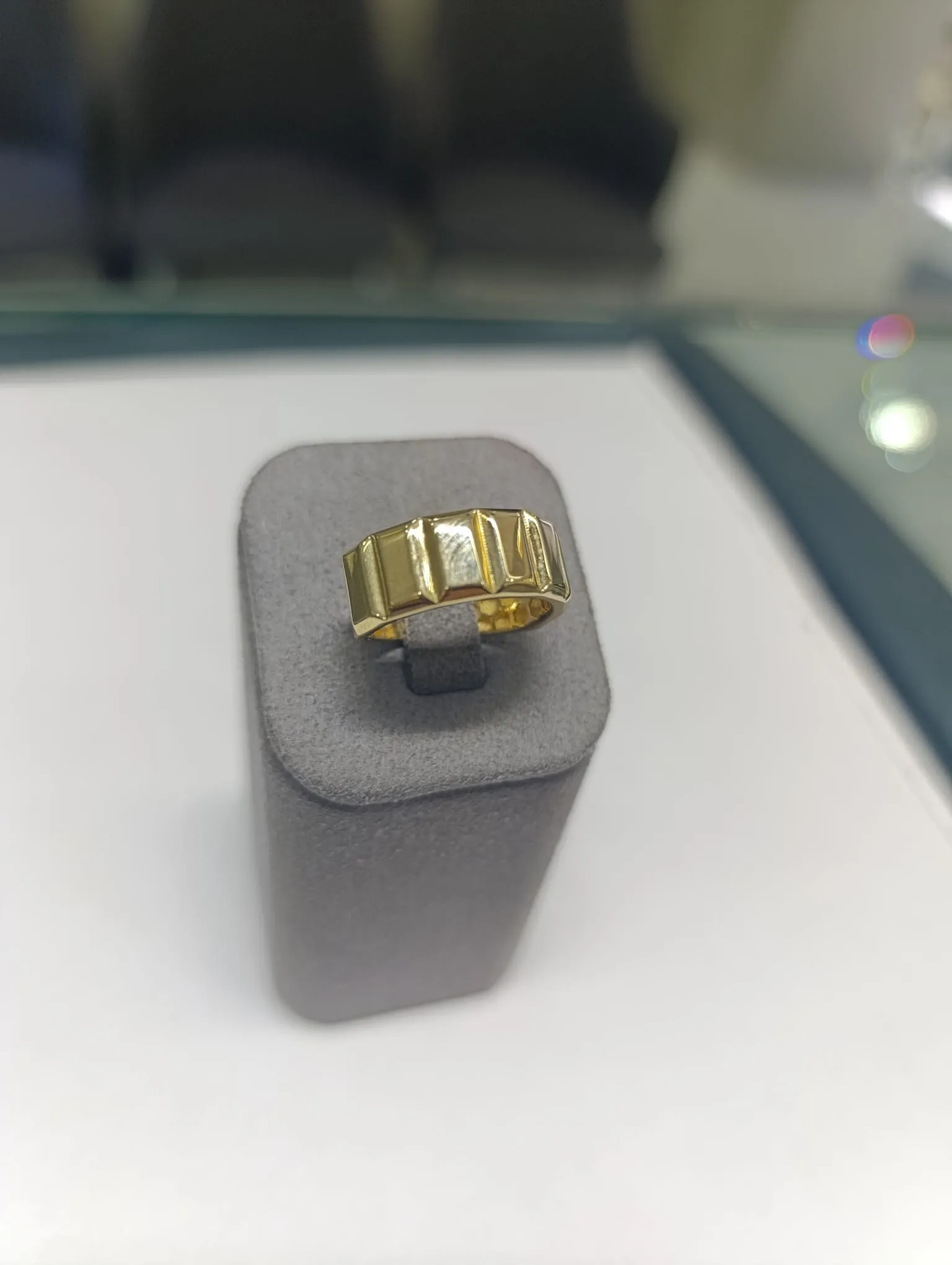 İtalyan Tasarım Yüzük 