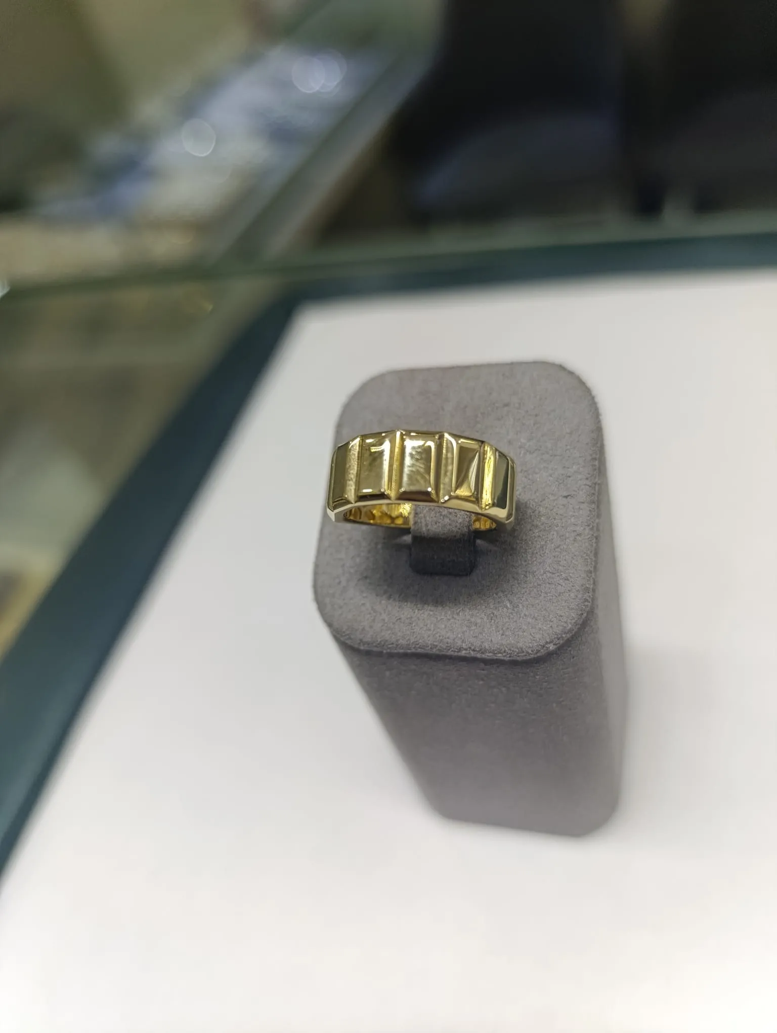 İtalyan Tasarım Yüzük 