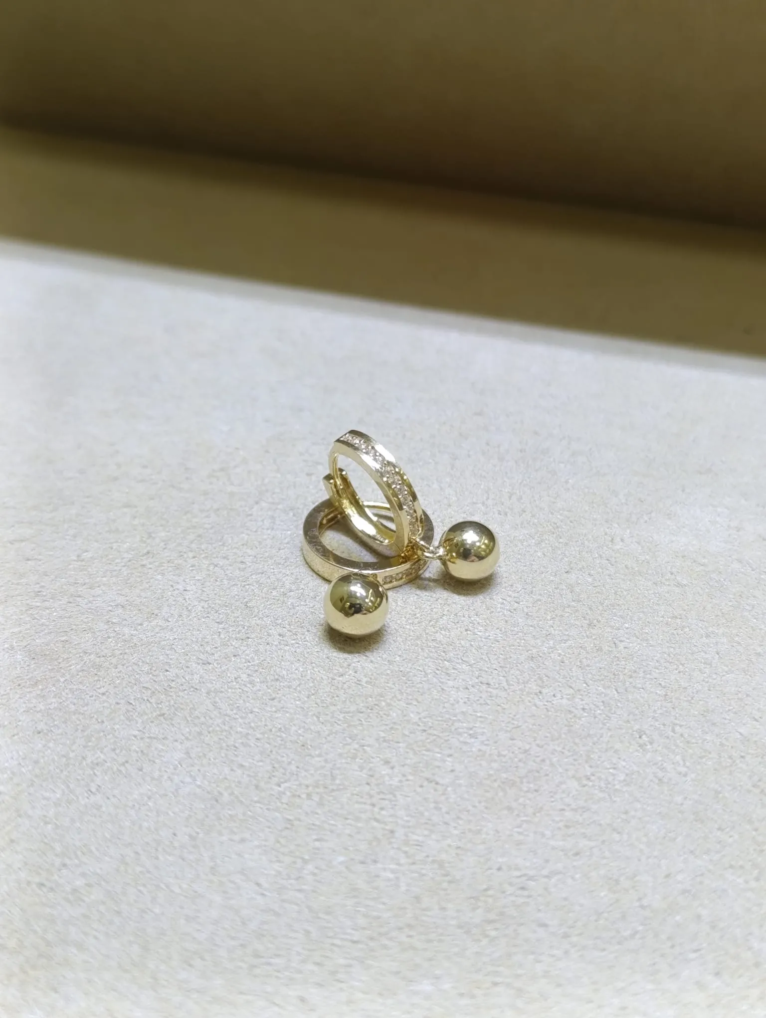 Sallantılı Halka Küpe