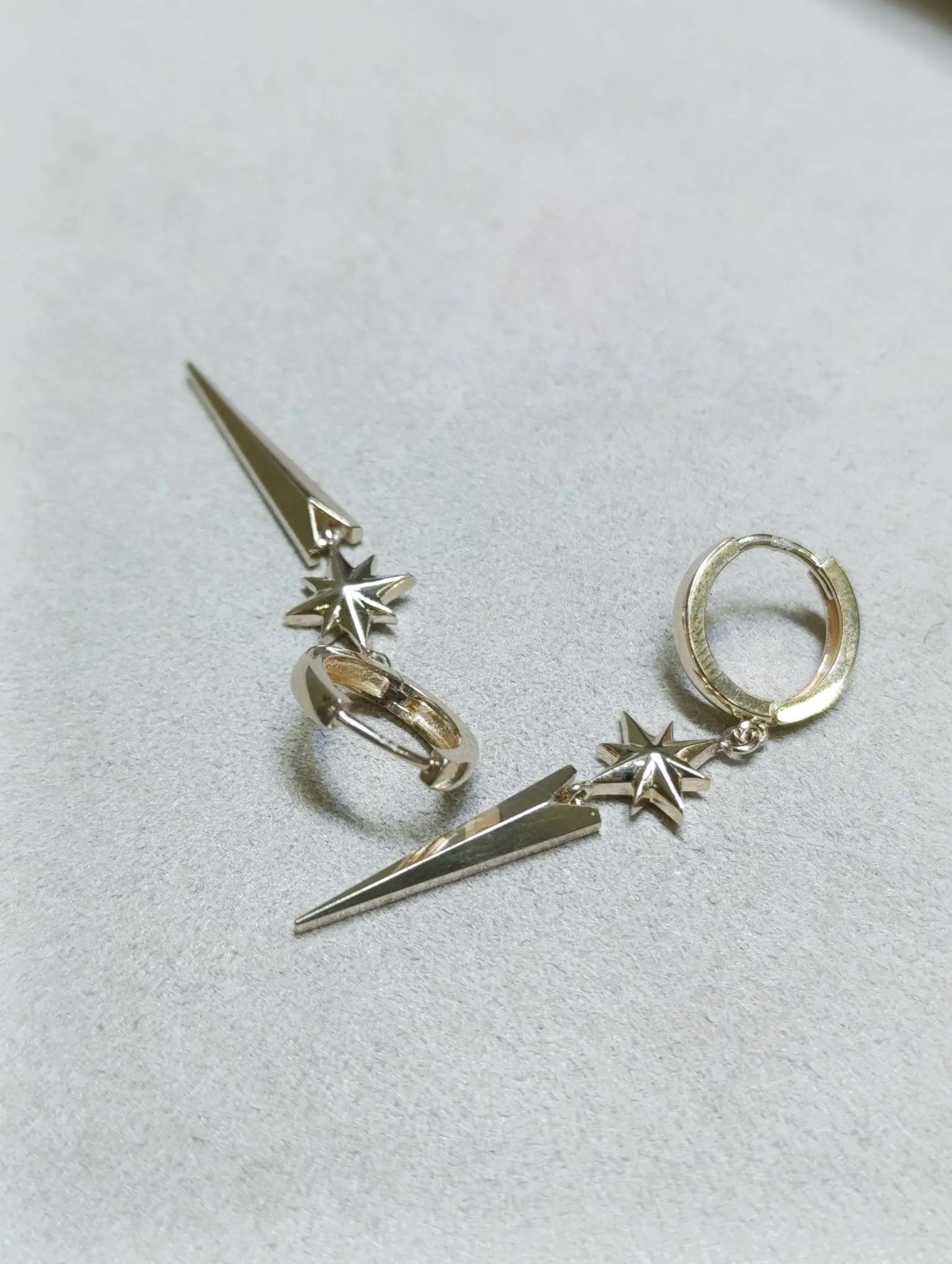 Sallantılı Kuzey Yıldızı Halka Küpe