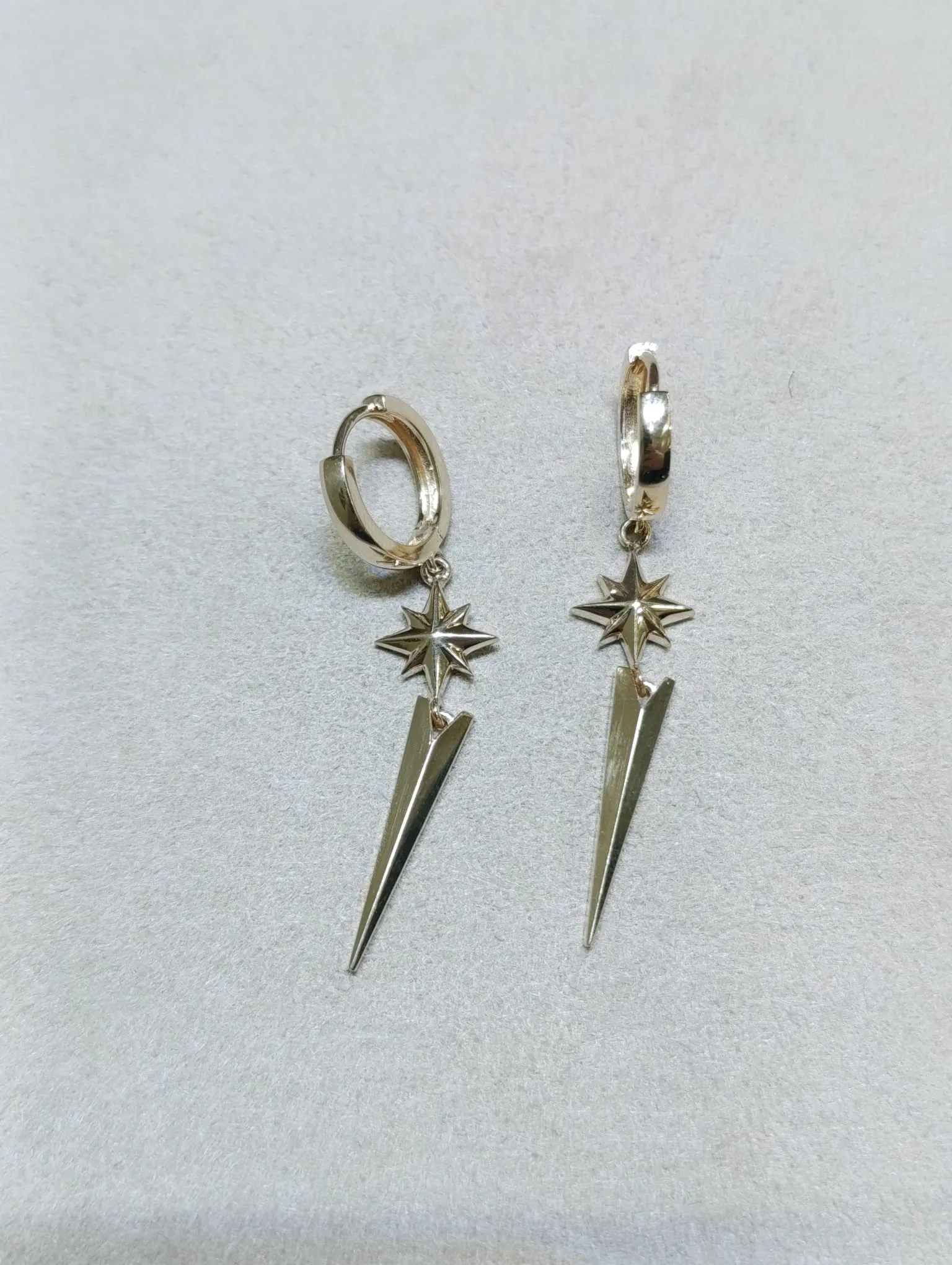 Sallantılı Kuzey Yıldızı Halka Küpe