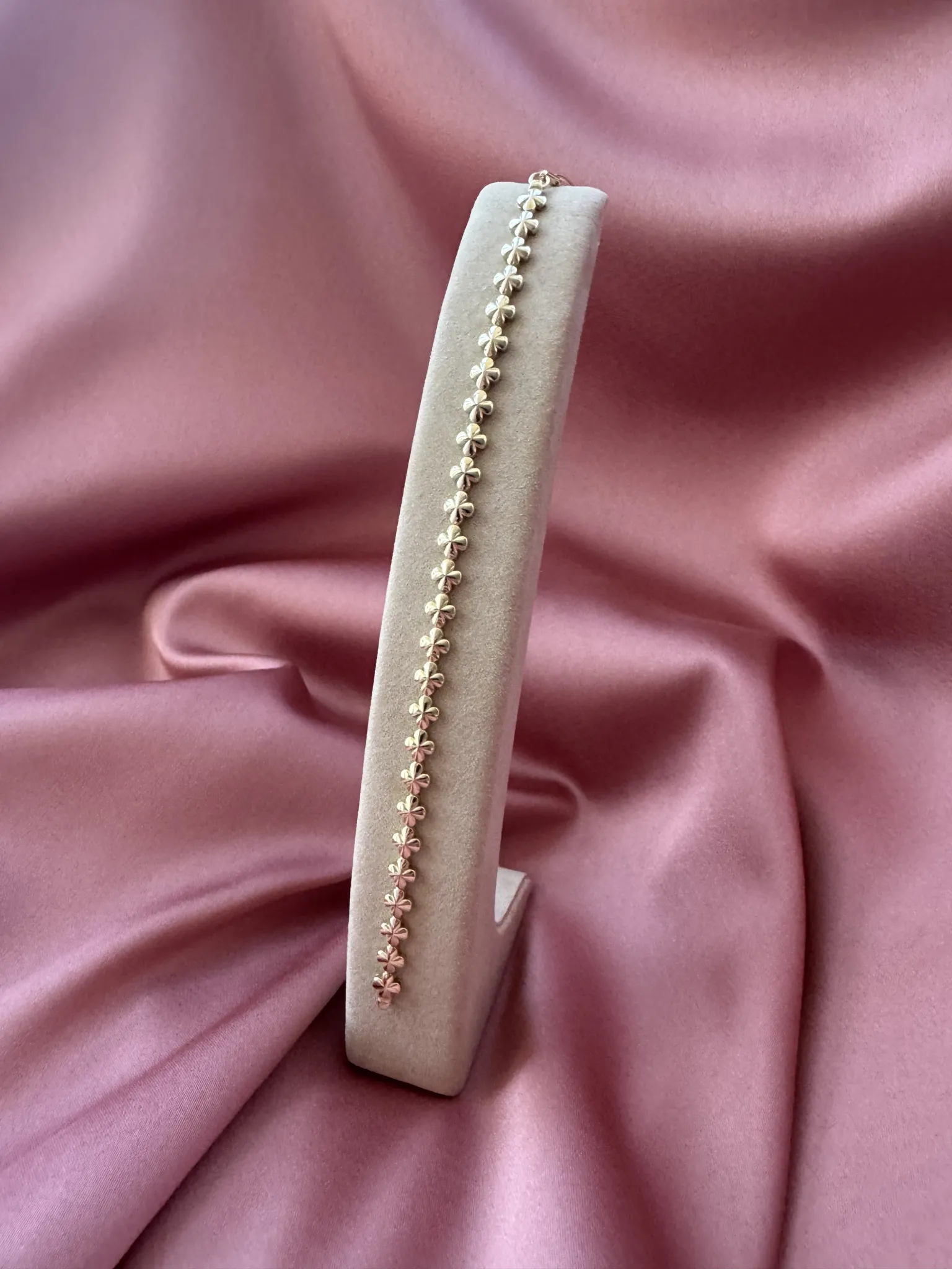 Çiçek Desen Bileklik 